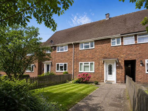4 bed property, in Sir Henry Parkes Road, £275,000