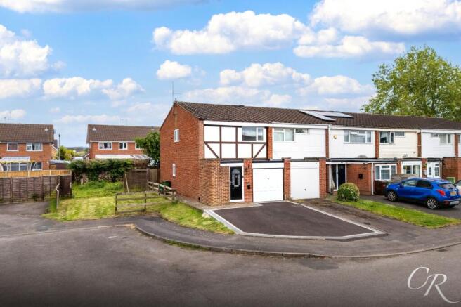 3 bed property, in Atherstone Close, £350,000