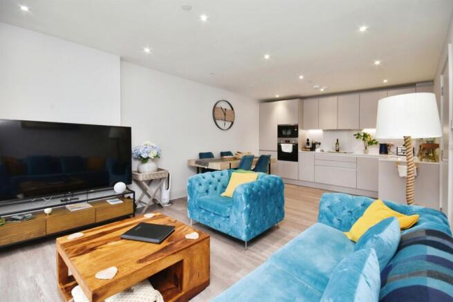 2 bed property, in Rest Bay, £340,000