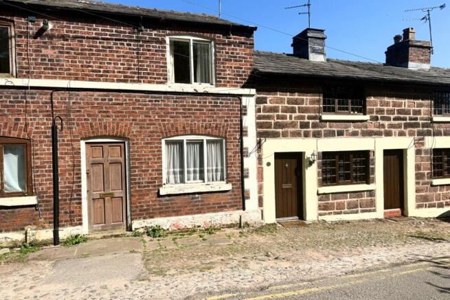 2 bed property, in Castle Road, £129,950