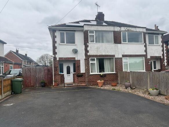 3 bed property, in Wrexham Road, £230,000