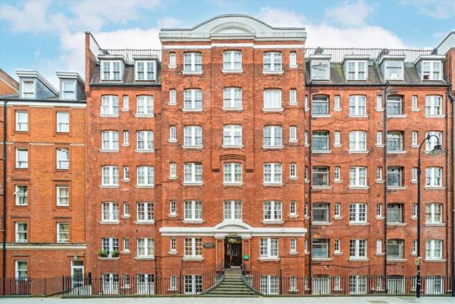 2 bed property, in Tavistock Place, £550,000