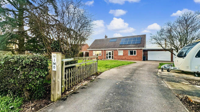 4 bed property, in Mimo, £400,000