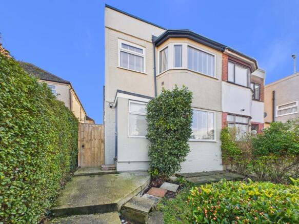 3 bed property, in Shottendane Road, £260,000