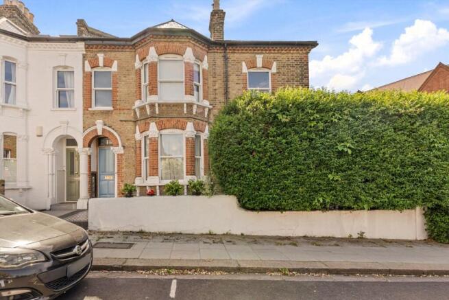 2 bed property, in Goodrich Road, £600,000