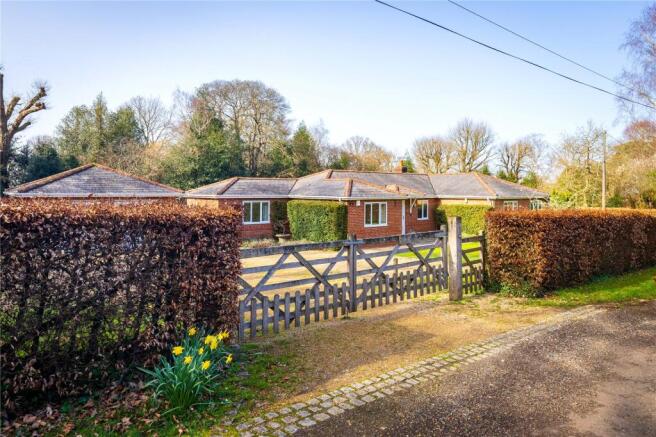 4 bed property, in Salt Lane, £1,100,000