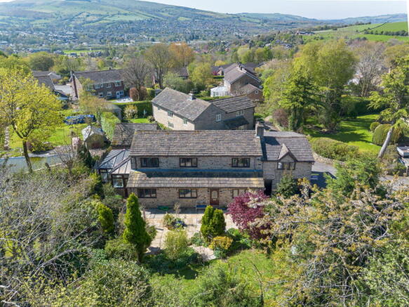 4 bed property, in The Heath, £700,000