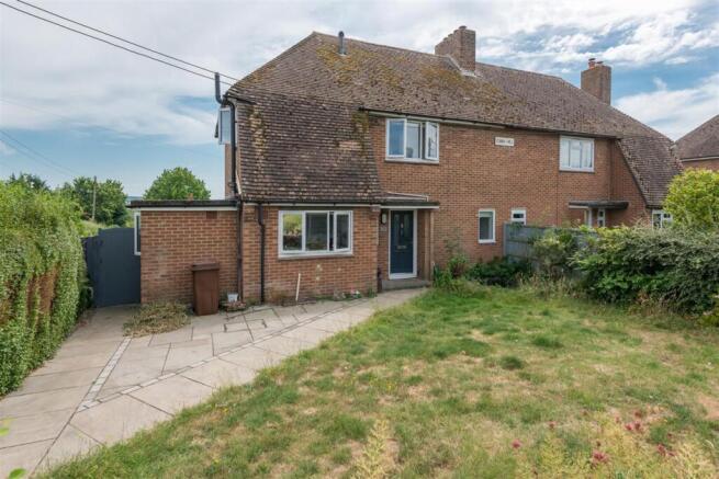 3 bed property, in Cobbs Hill, £390,000