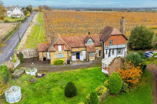 3 bed property, in Glebe Cottage, £650,000