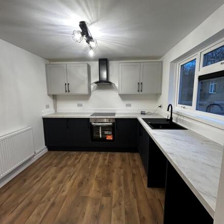 3 bed property, in Beechley Drive, £150,000