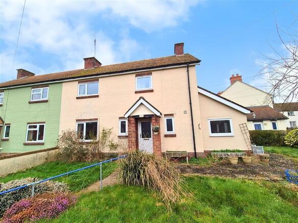 3 bed property, in The Glebelands, £249,950