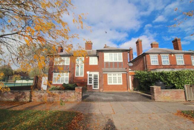 4 bed property, in Manor House Lane, £635,000
