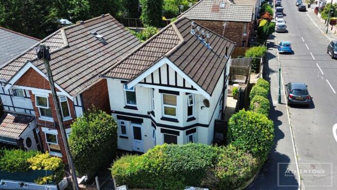 1 bed property, in Murley Road, £180,000