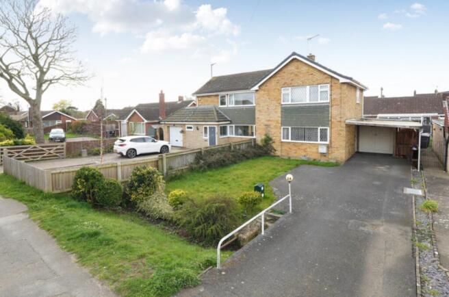 3 bed property, in Sleaford Road, £145,000
