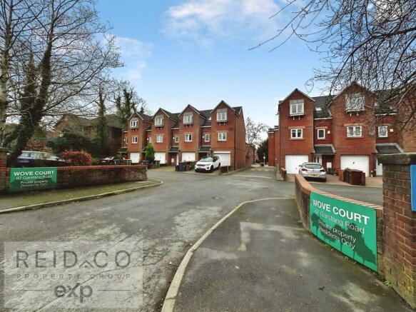 2 bed property, in Wove Court, £120,000