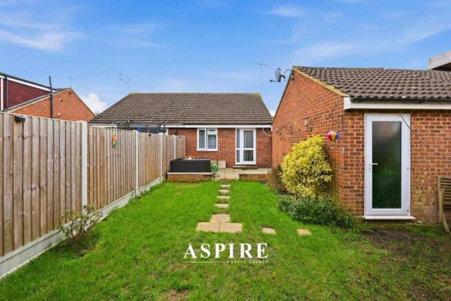 2 bed property, in Willingale Avenue, £325,000