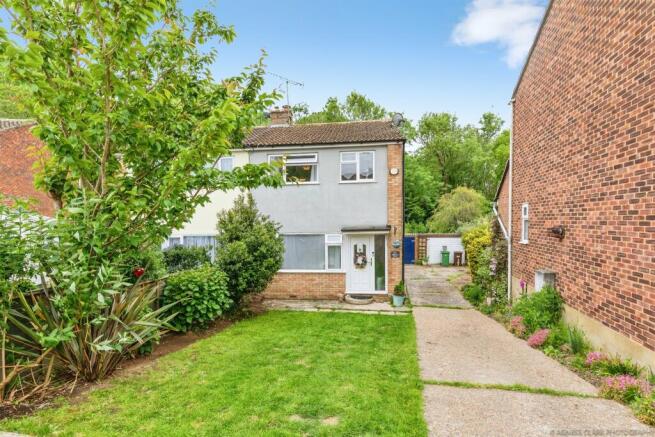 3 bed property, in Stonehouse Drive, £310,000