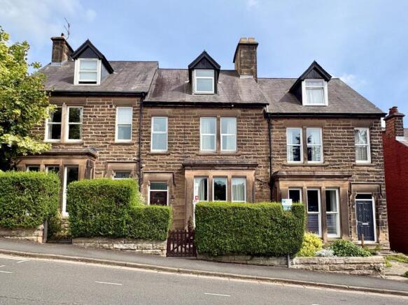5 bed property, in Bank Road, £385,000