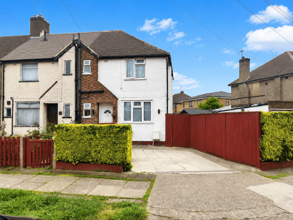 3 bed property, in Uxbridge UB8, £515,000