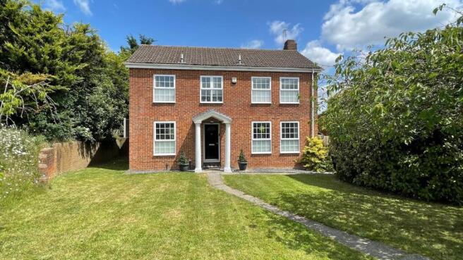4 bed property, in Balmoral, £835,000