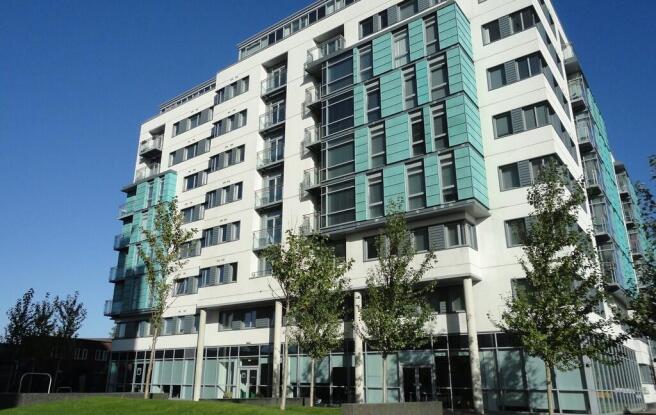 1 bed property, in Ingram Street, £80,000