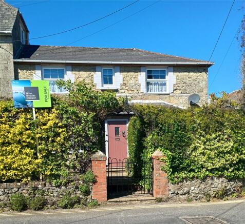3 bed property, in High Street, £325,000