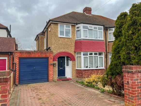 3 bed property, in Merton Way, £700,000
