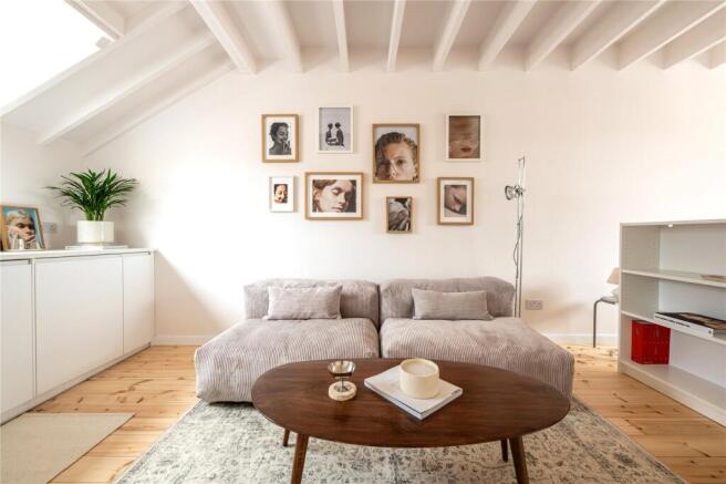 1 bed property, in Newton Road, £425,000