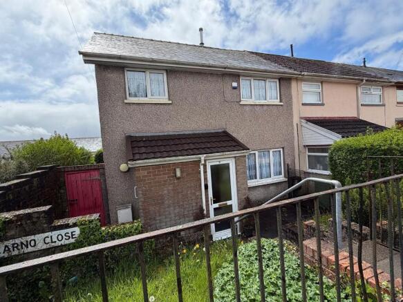 3 bed property, in Carno Close, £80,000