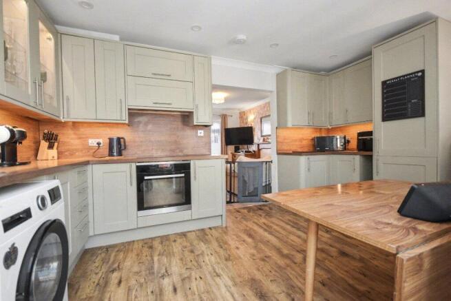 3 bed property, in Gateways, £215,000