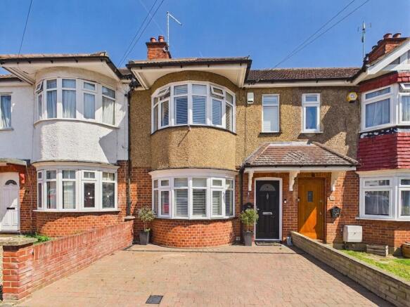 2 bed property, in Brixham Crescent, £575,000