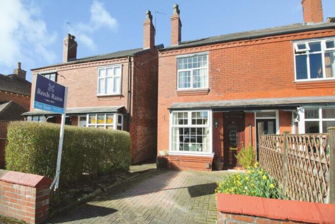 2 bed property, in Knowsley Road, £285,000