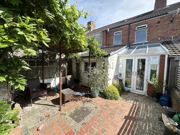 2 bed property, in Newport Road, £247,750