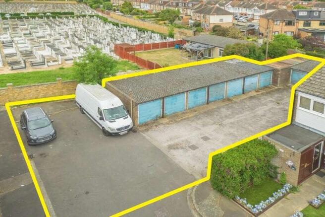 Land, in Land at Sinclare Close, £275,000