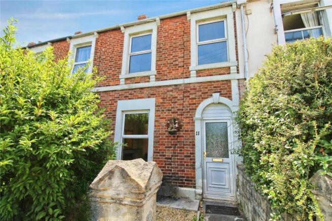 2 bed property, in Waterworks Road, £200,000