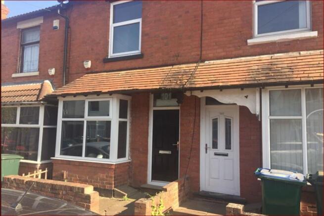 3 bed property, in Kensington Road, £210,000