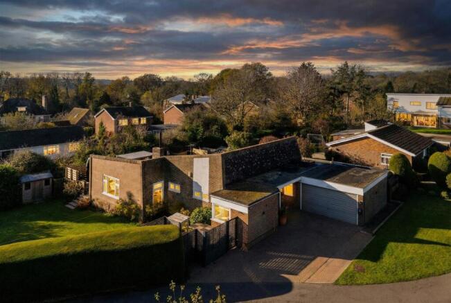 3 bed property, in College Road, £800,000