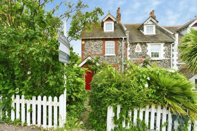 3 bed property, in Nevill Road, £550,000