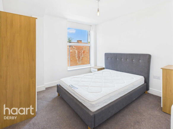2 bed property, in Friar Gate, £140,000