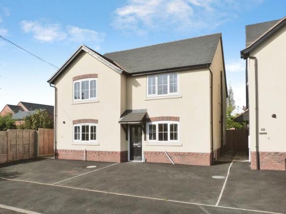 2 bed property, in Snowdrop Way, £265,000