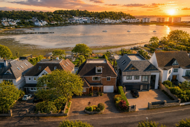 5 bed property, in Elms Avenue, £3,000,000
