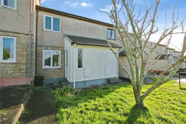 2 bed property, in Glendale Crescent, £250,000