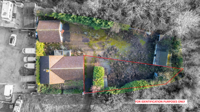 Land, in Plot 2 East Fen Common, £1,000