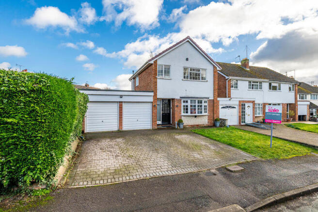 3 bed property, in Oakleys, £399,950