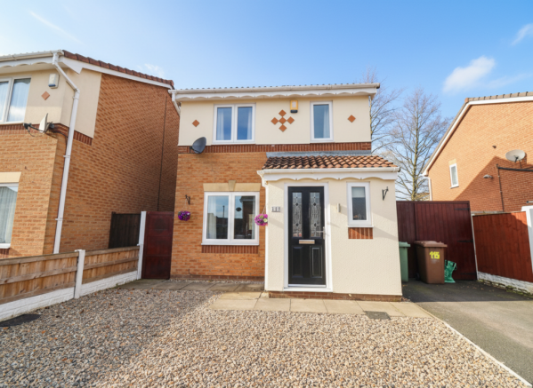 3 bed property, in The Shires, £235,000