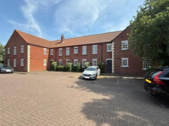 2 bed property, in Flat 4, £46,000