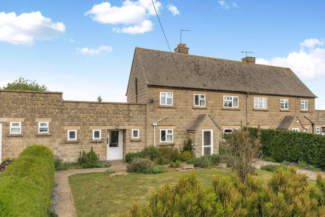 3 bed property, in Stocking Lane, £425,000
