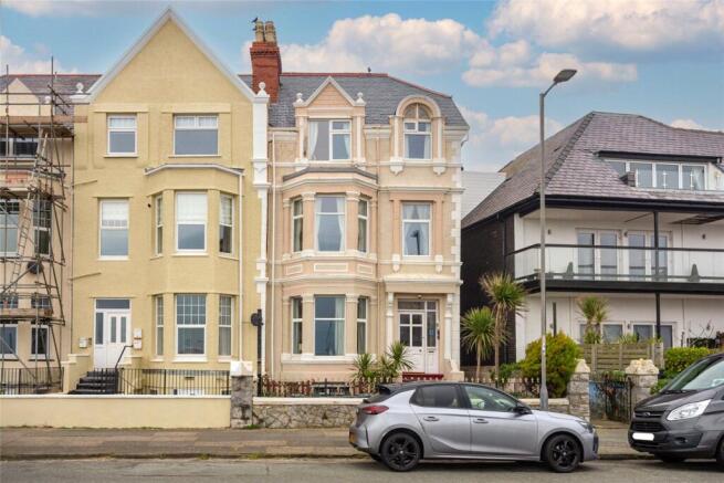 6 bed property, in West Parade, £550,000