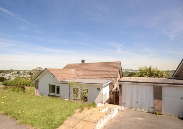 4 bed property, in 17 Bosvenna View, £205,000