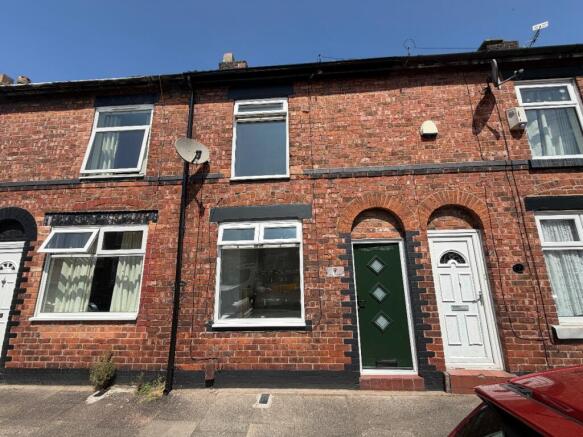 2 bed property, in Dickenson Street, £160,000